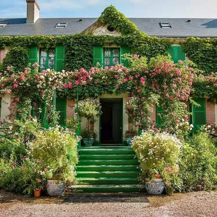 Giverny Monet House Private Tour - Dream Disney Transfer