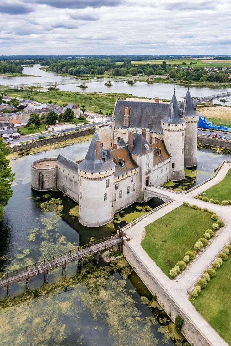 Loire Valley Castles Day Trip from Paris - Chenonceau Castle