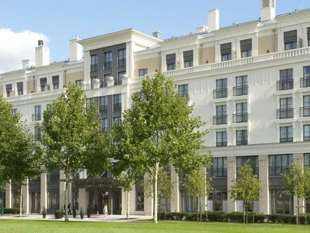 Relais Spa Val d'Europe private transfer