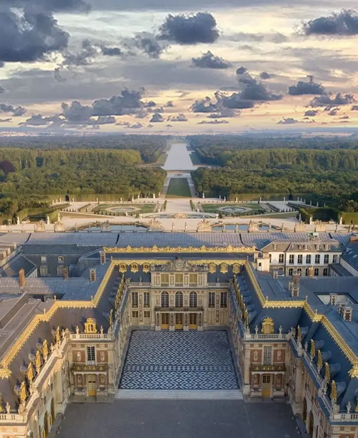 Palace of Versailles — starting point of your transfer
